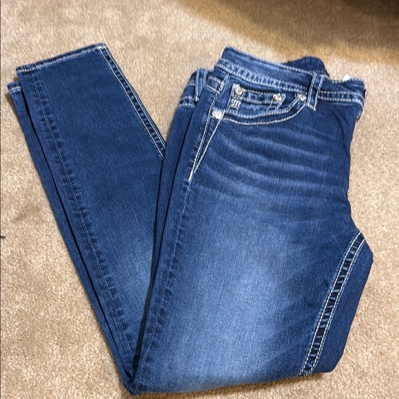 Miss Me Hailey Skinny Jeans with Ornate Stitching and Rhinestone Embellishments - Picture 3 of 5